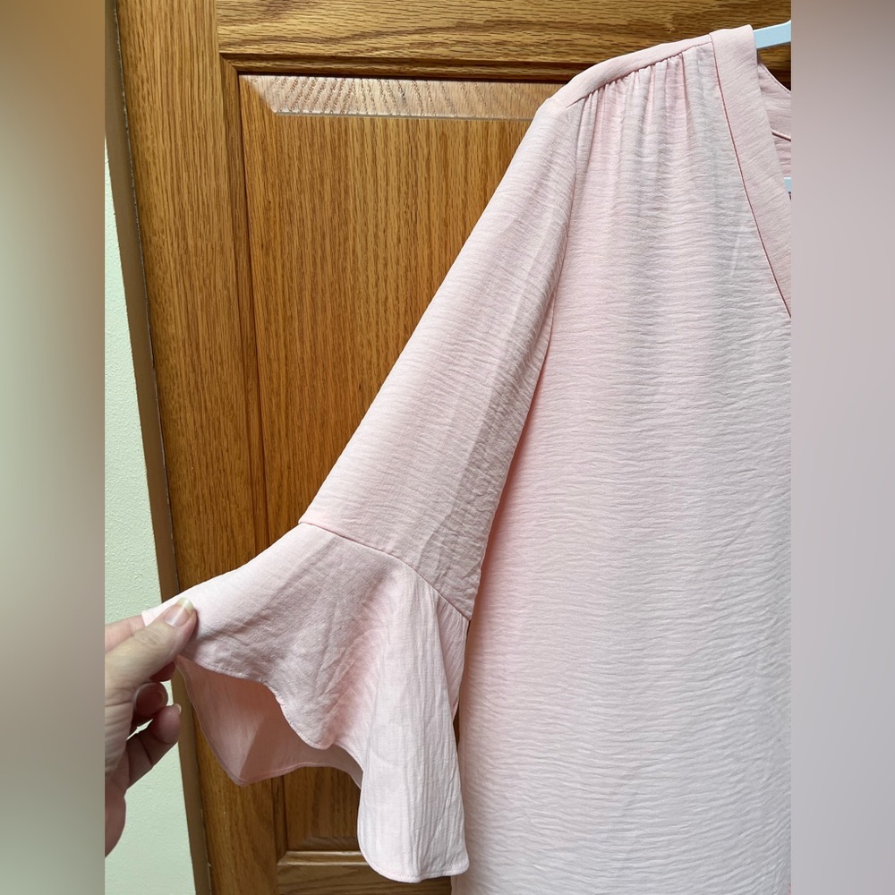 Jones New York Light Pink V-Neck Blouse, EUC, Size XL - Picture 3 of 5